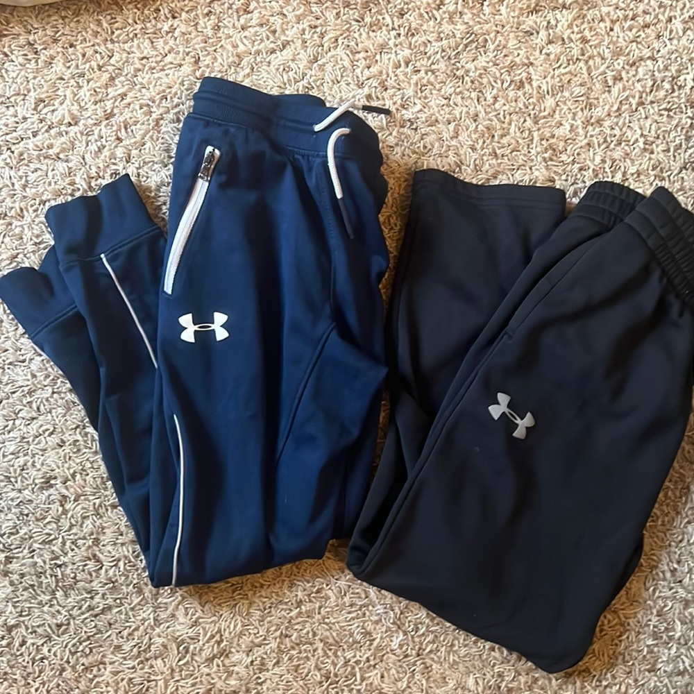 Boys UA joggers